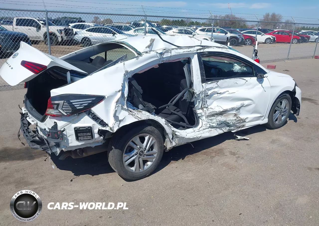 2020 Hyundai Elantra Sel VIN:5NPD84LF0LH548220 - 4