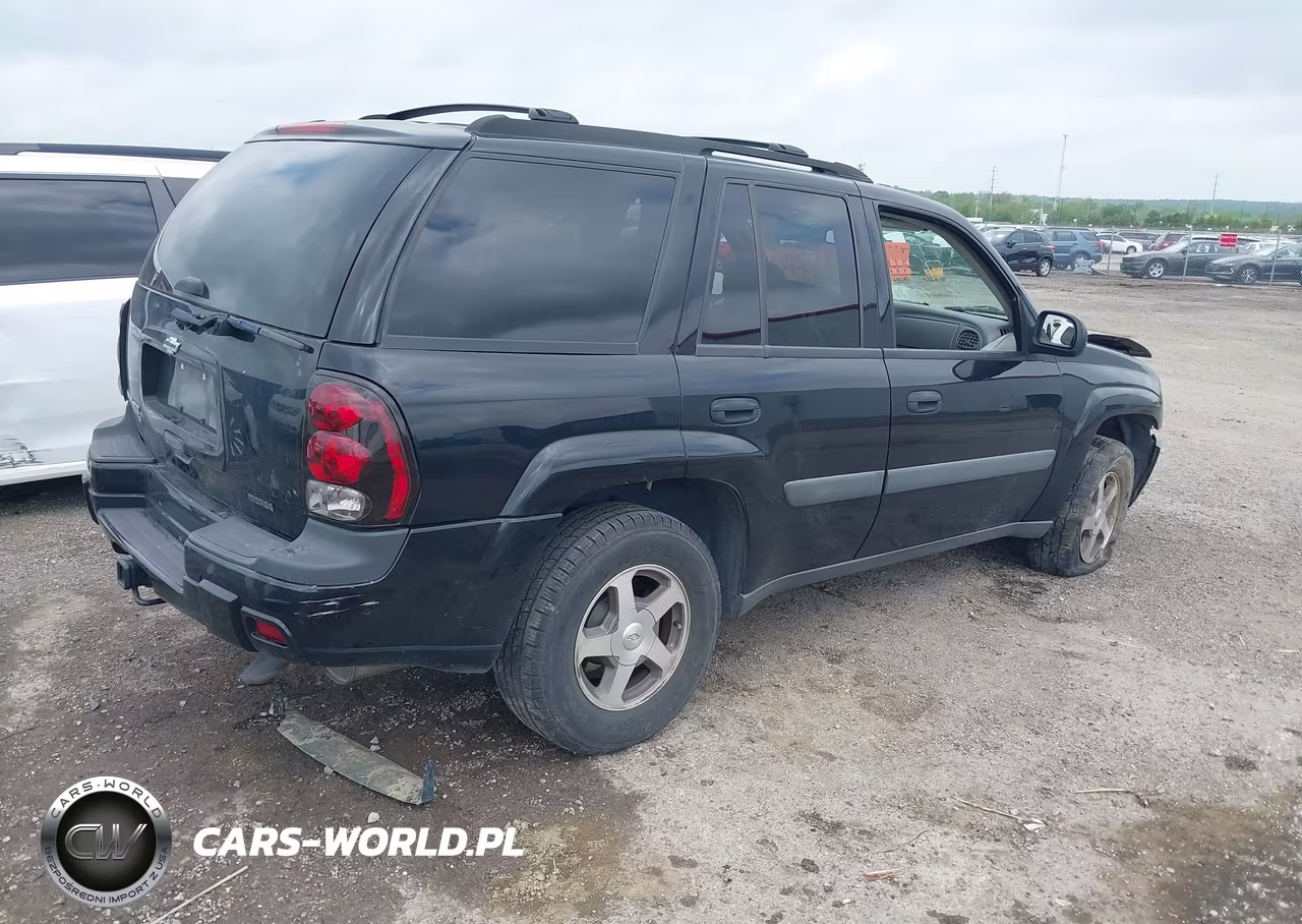 2005 Chevrolet Trailblazer Ls VIN:1GNDT13S752150220 - 4