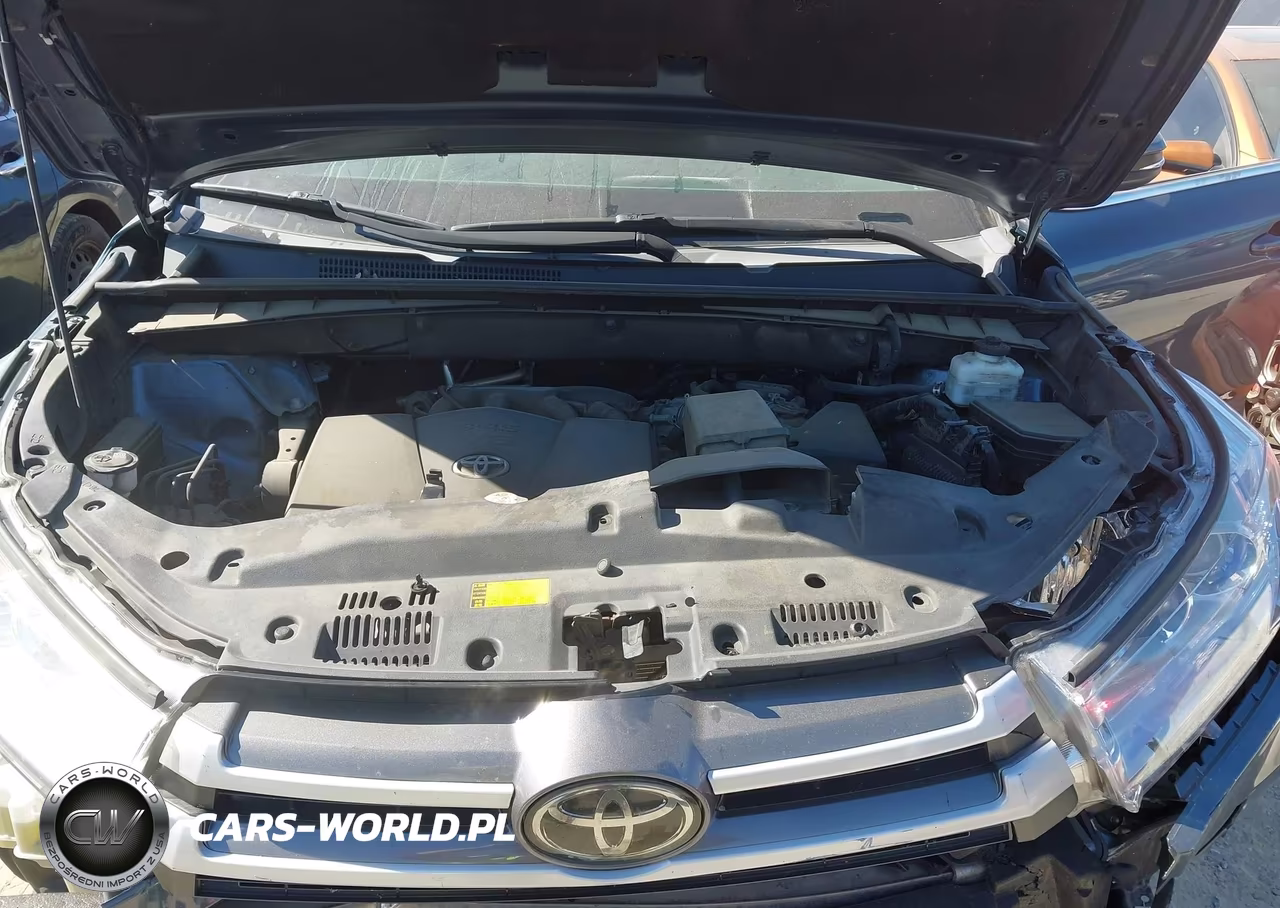 2019 Toyota Highlander Le VIN:5TDBZRFH2KS959349 - 10