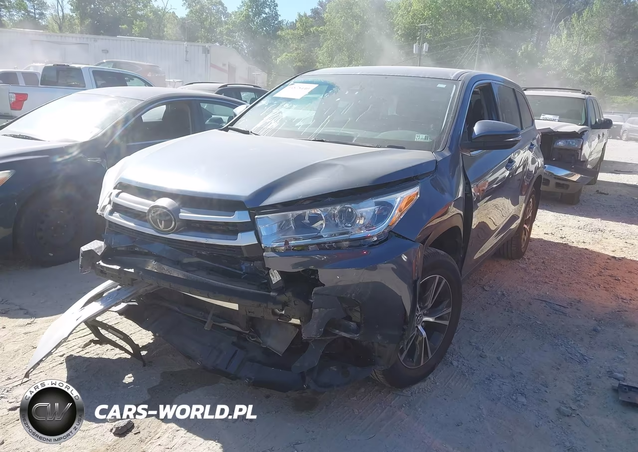 2019 Toyota Highlander Le VIN:5TDBZRFH2KS959349 - 2