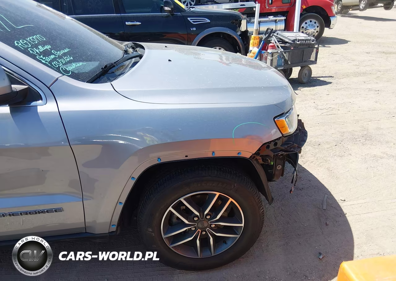 2019 Jeep Grand Cherokee Laredo E 4X2 VIN:1C4RJEAGXKC621776 - 18