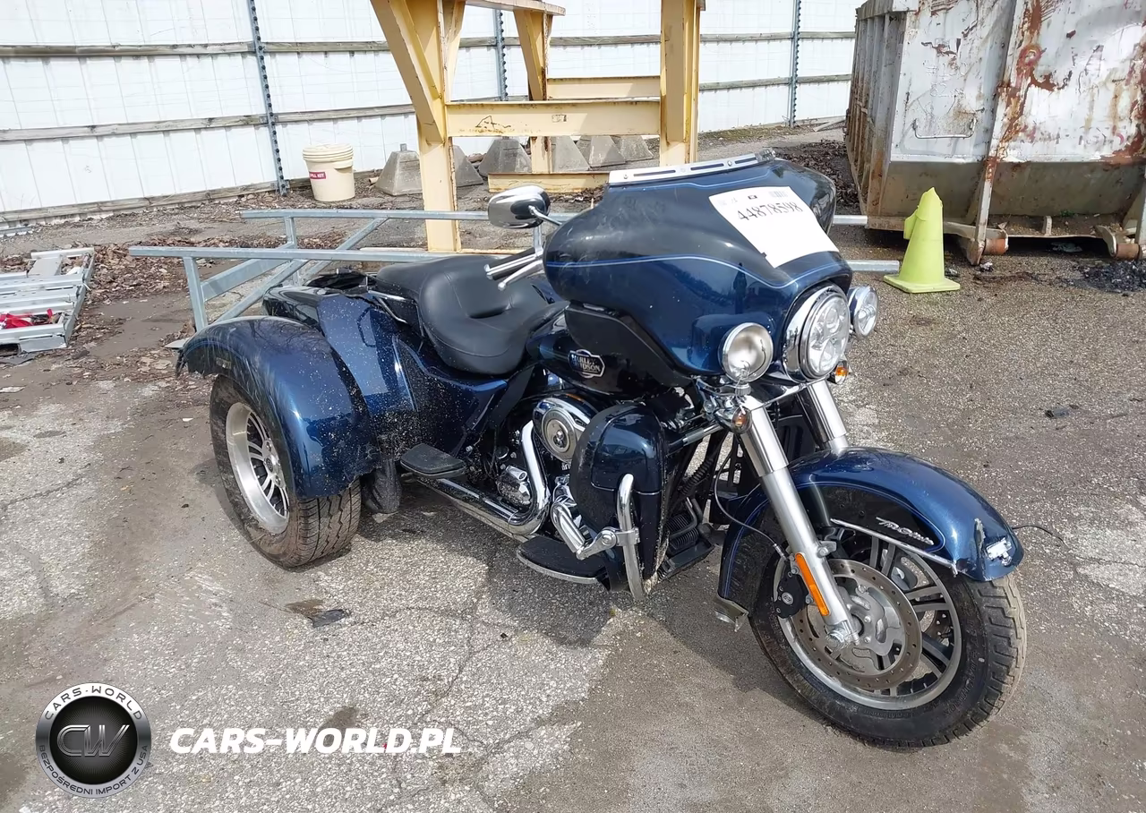 2012 Harley-Davidson Flhtcutg Tri Glide Ultra Classic – zdjęcie 1 z 12