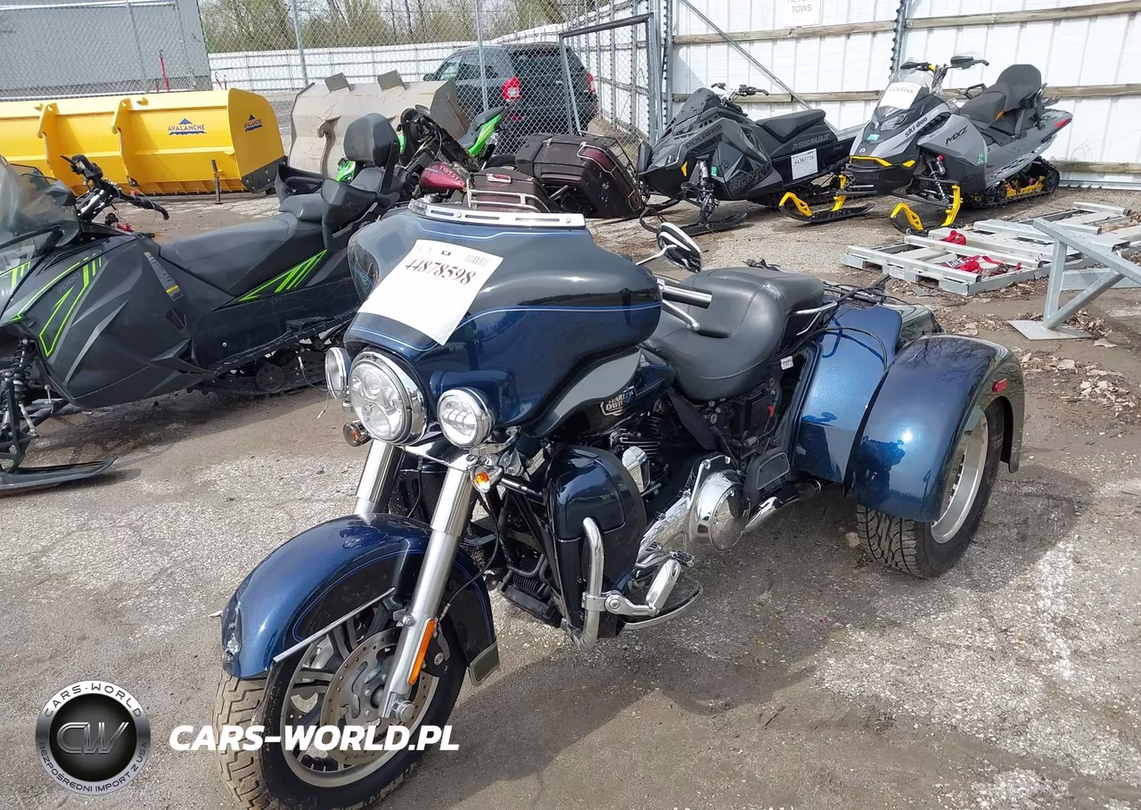 2012 Harley-Davidson Flhtcutg Tri Glide Ultra Classic VIN:1HD1MAM16CB855195 - 2