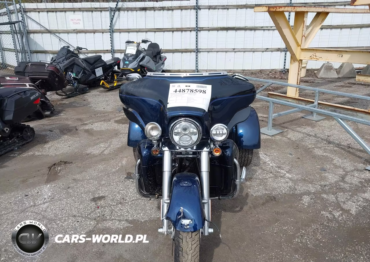 2012 Harley-Davidson Flhtcutg Tri Glide Ultra Classic VIN:1HD1MAM16CB855195 - 5