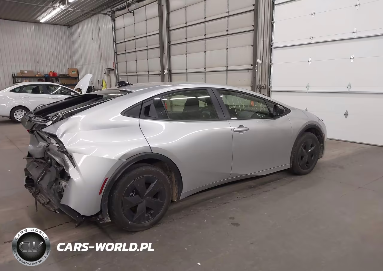 2026 Toyota Prius Le VIN:JTDACAAU1T3067650 - 4