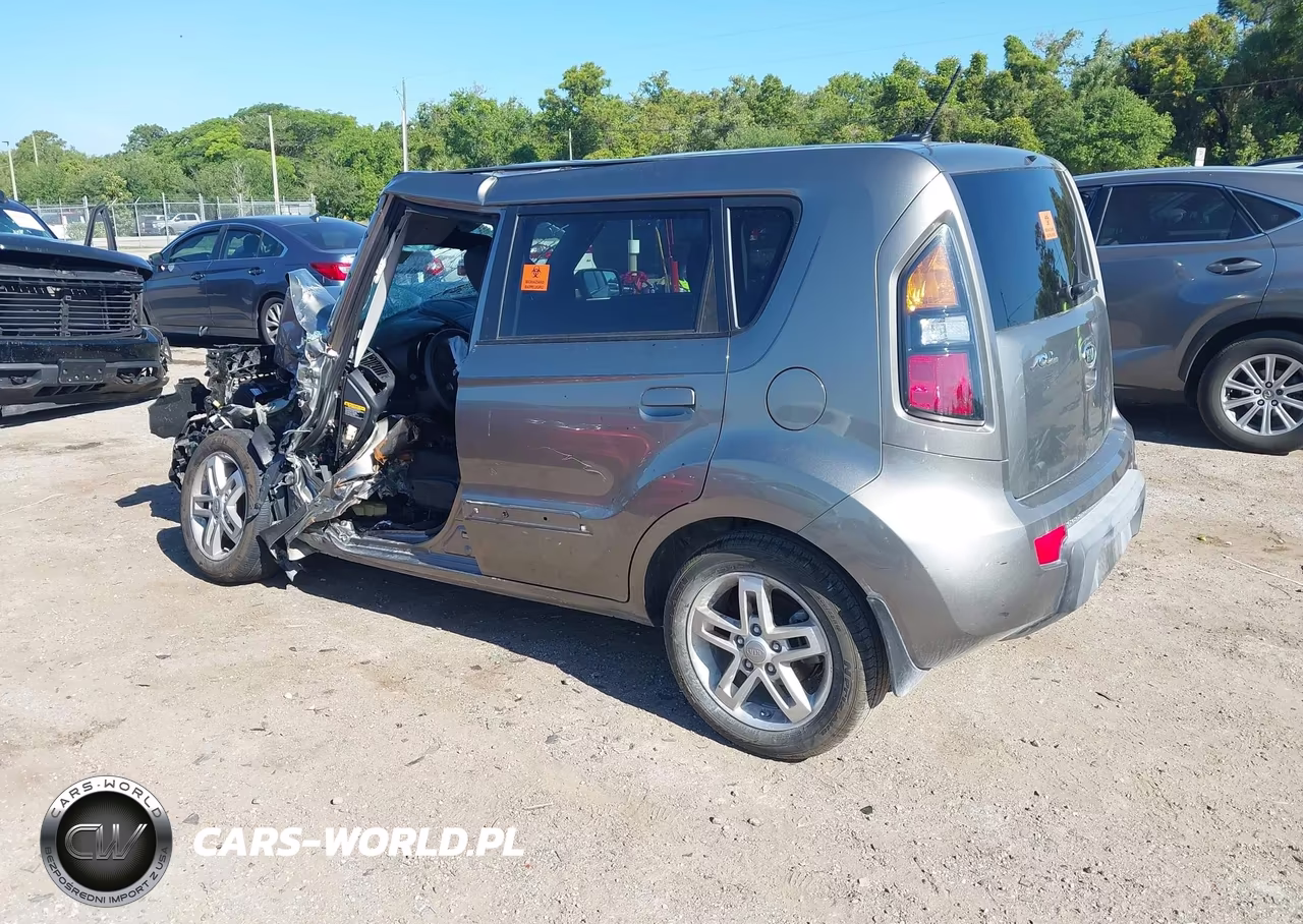 2010 Kia Soul + VIN:KNDJT2A2XA7115544 - 3