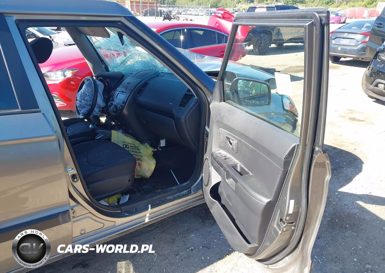 2010 Kia Soul + VIN:KNDJT2A2XA7115544 - 5