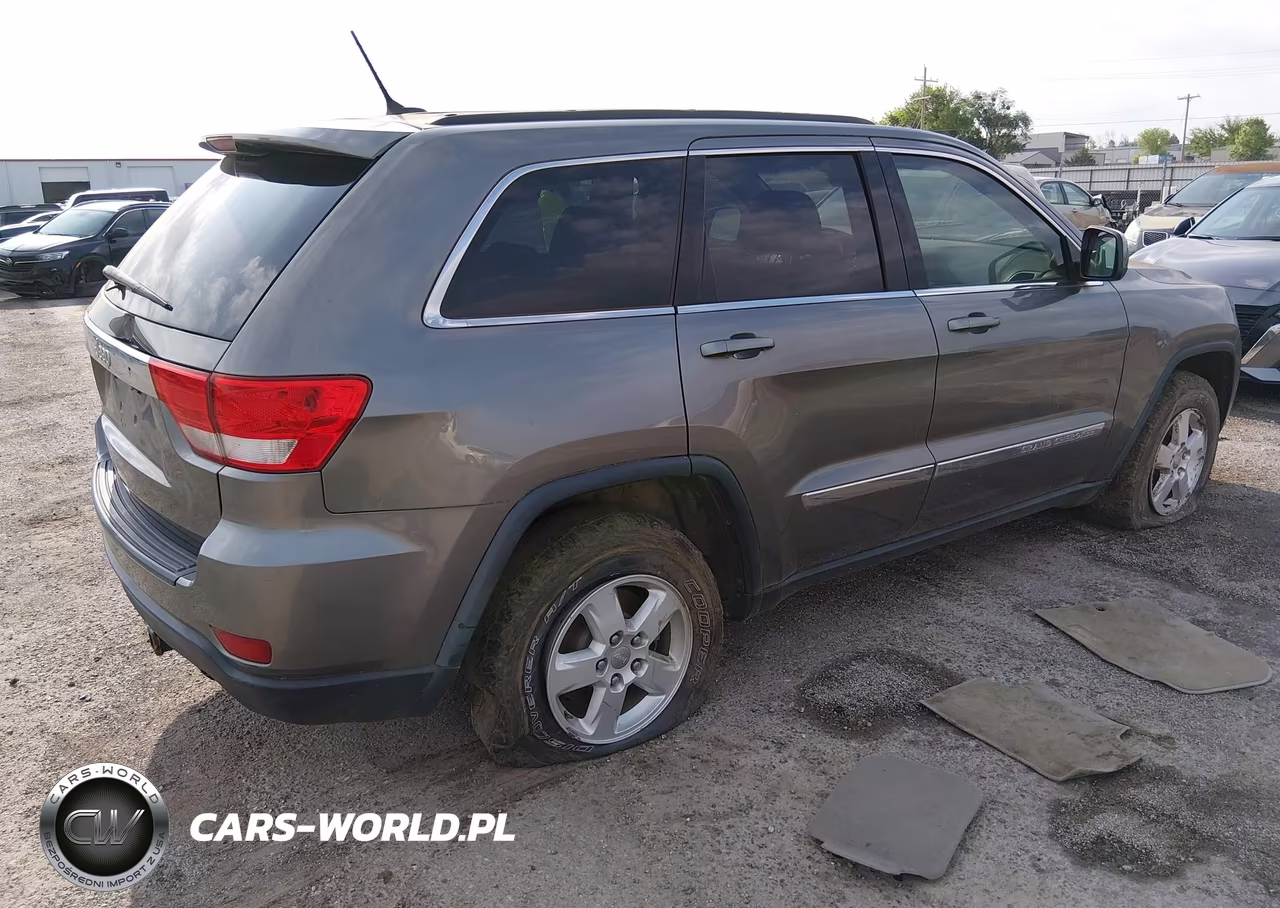 2012 Jeep Grand Cherokee Laredo VIN:1C4RJEAG5CC259812 - 4