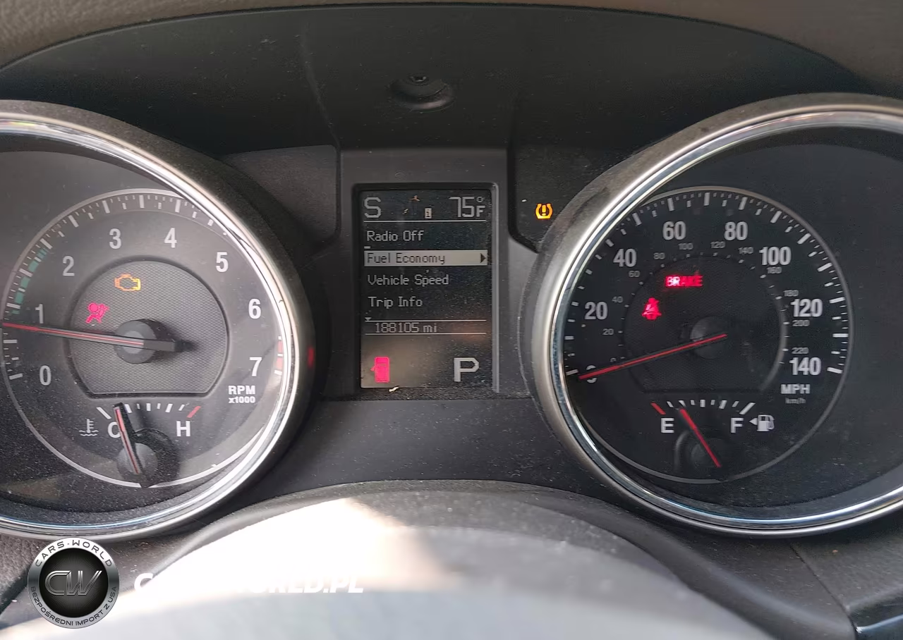2012 Jeep Grand Cherokee Laredo VIN:1C4RJEAG5CC259812 - 7
