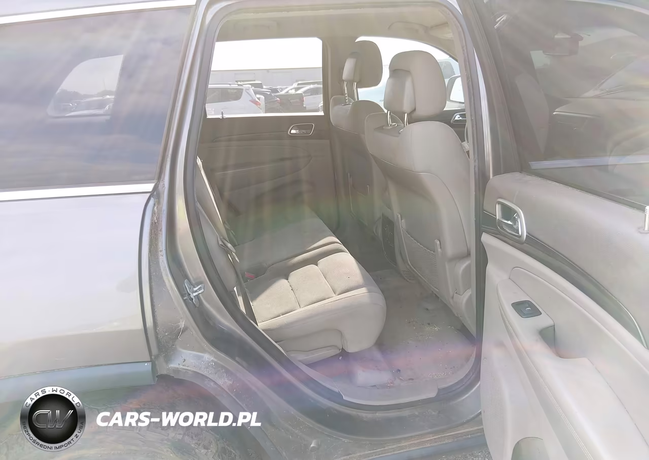 2012 Jeep Grand Cherokee Laredo VIN:1C4RJEAG5CC259812 - 8