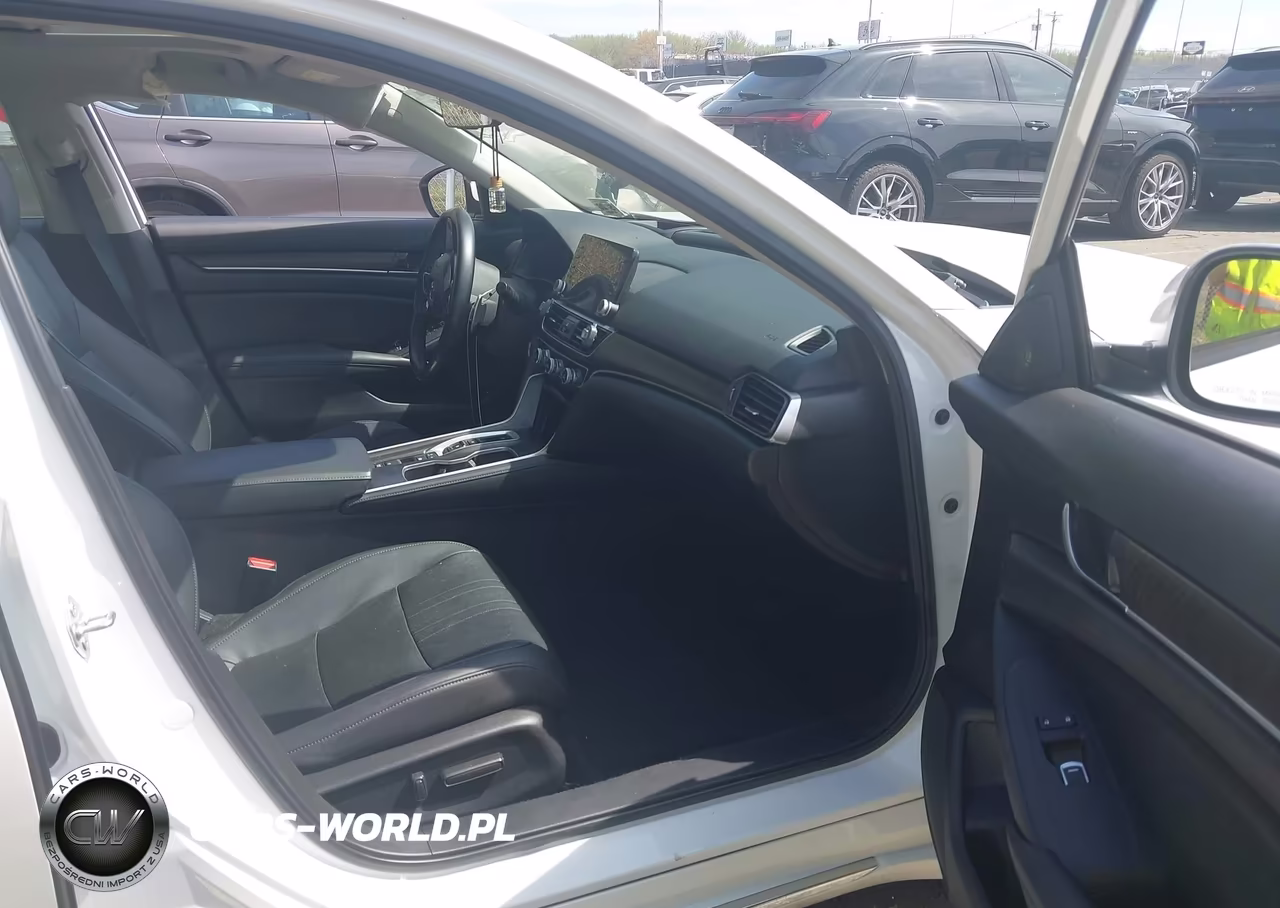 2021 Honda Accord Hybrid Touring VIN:1HGCV3F97MA019944 - 5