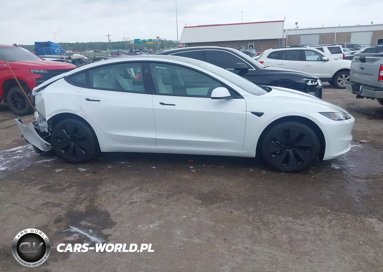 2025 Tesla Model 3 Long Range Rear-Wheel Drive-Standard Rear-Wheel Drive VIN:5YJ3E1EA0SF061715 - 13