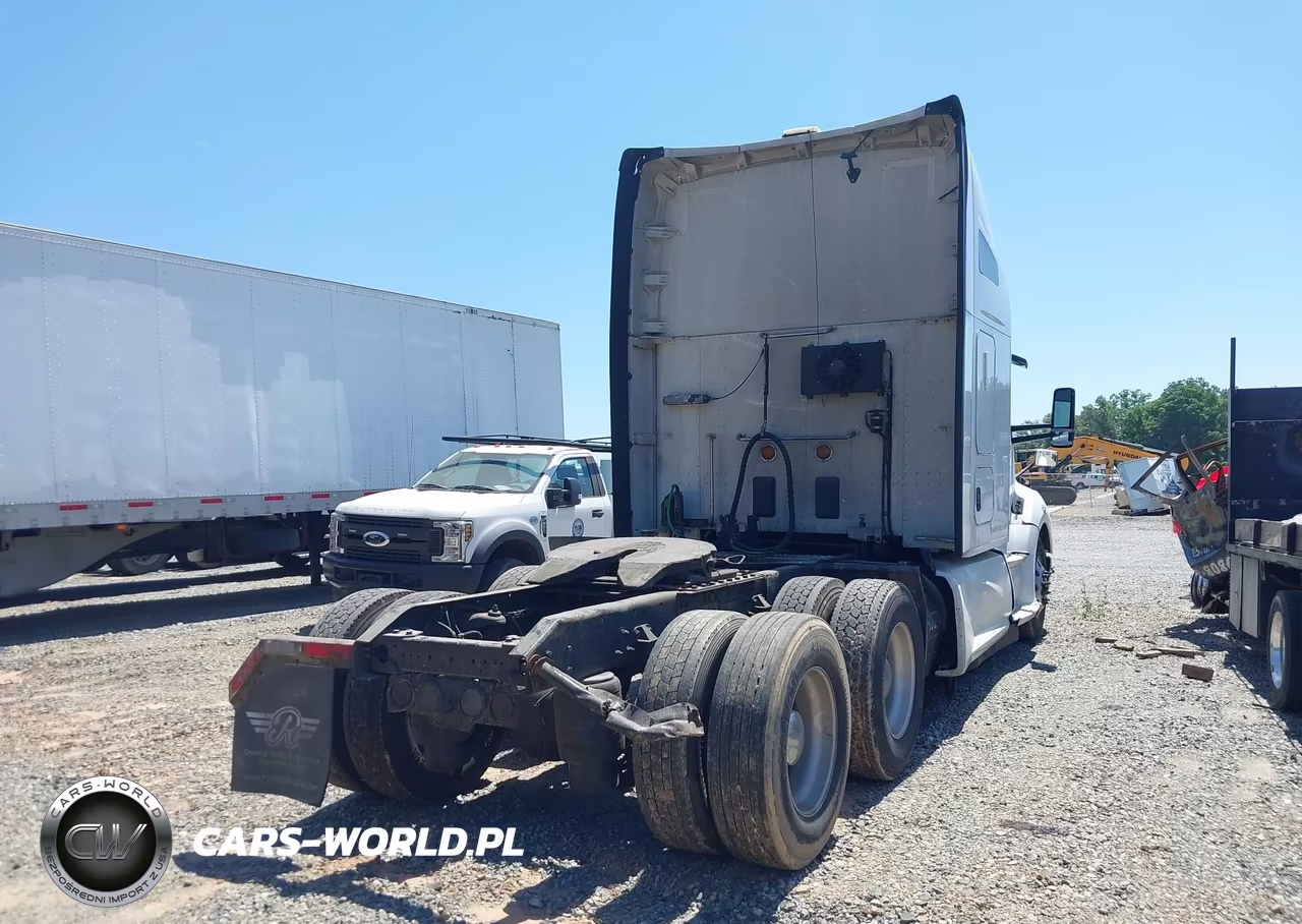 2019 Kenworth T680 VIN:1XKYDP9X7KJ250580 - 4