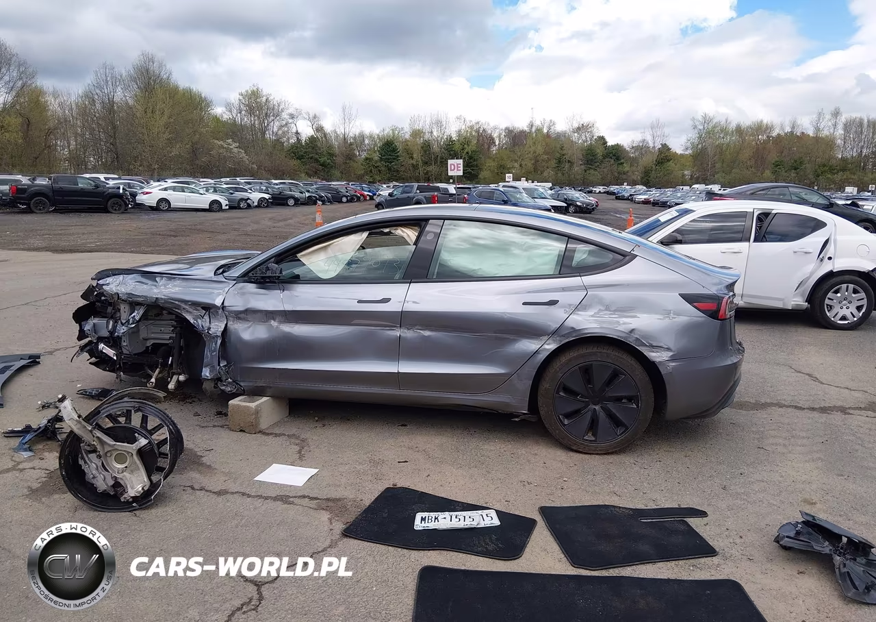 2026 Tesla Model 3 Premium Rear-Wheel Drive-Standard Rear-Wheel Drive VIN:5YJ3E1EA1TF140800 - 14