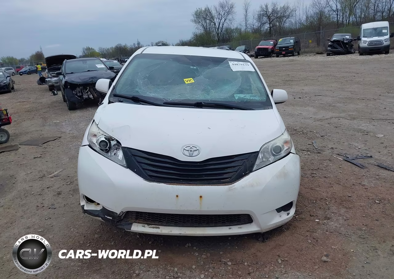 2011 Toyota Sienna Le VIN:5TDJK3DC7BS029600 - 12