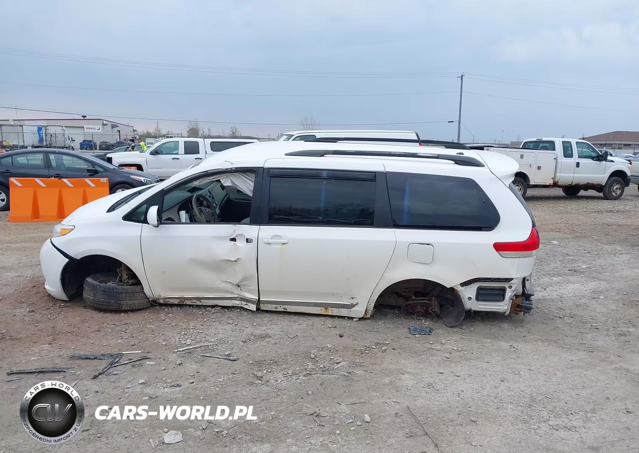 2011 Toyota Sienna Le VIN:5TDJK3DC7BS029600 - 14