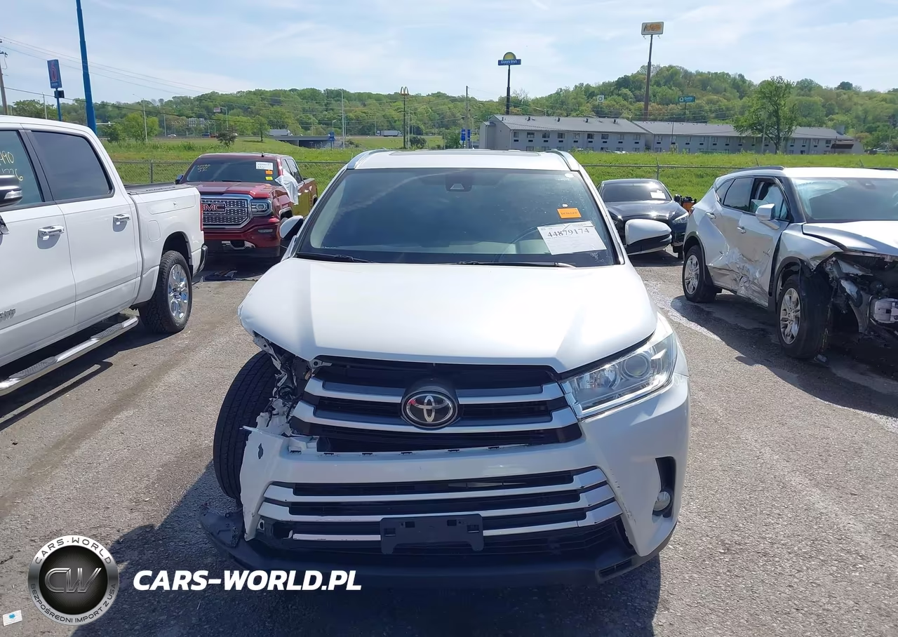 2019 Toyota Highlander Xle VIN:5TDKZRFH7KS369132 - 17