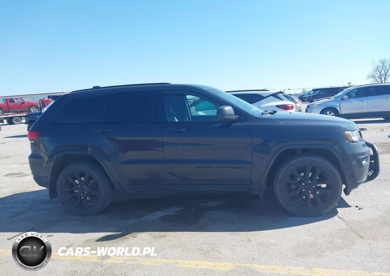 2018 Jeep Grand Cherokee Altitude 4X4 VIN:1C4RJFAG4JC164905 - 13
