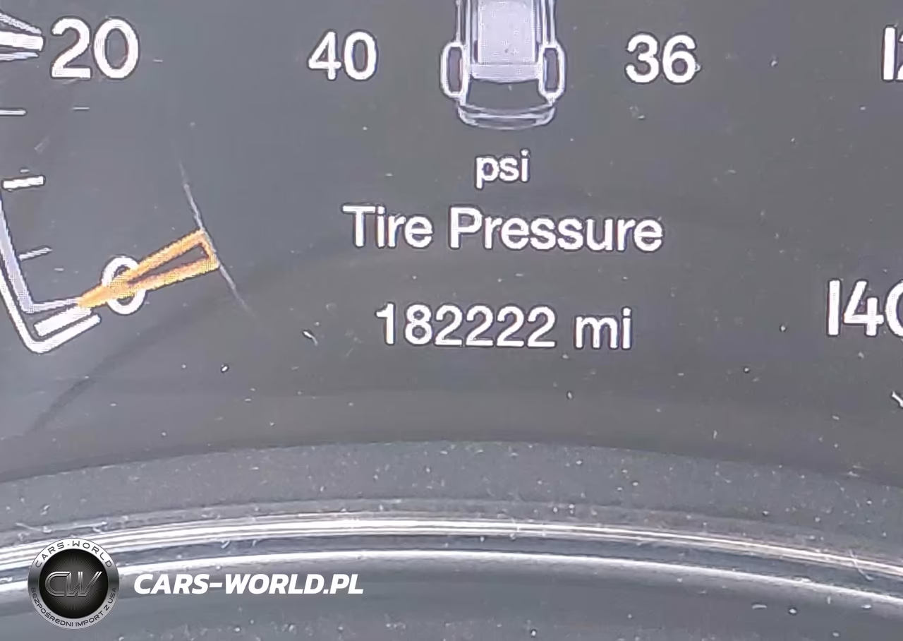 2018 Jeep Grand Cherokee Altitude 4X4 VIN:1C4RJFAG4JC164905 - 15