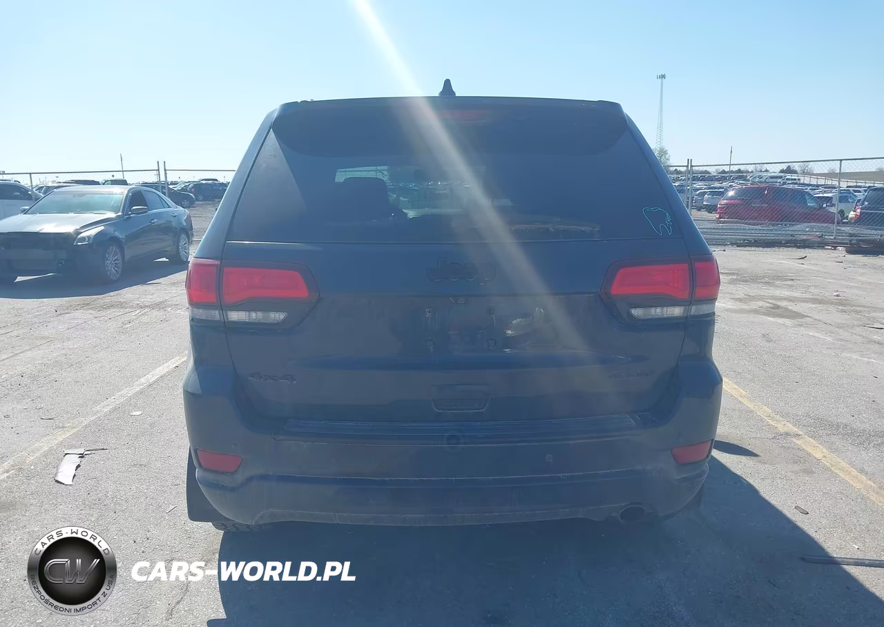 2018 Jeep Grand Cherokee Altitude 4X4 VIN:1C4RJFAG4JC164905 - 16