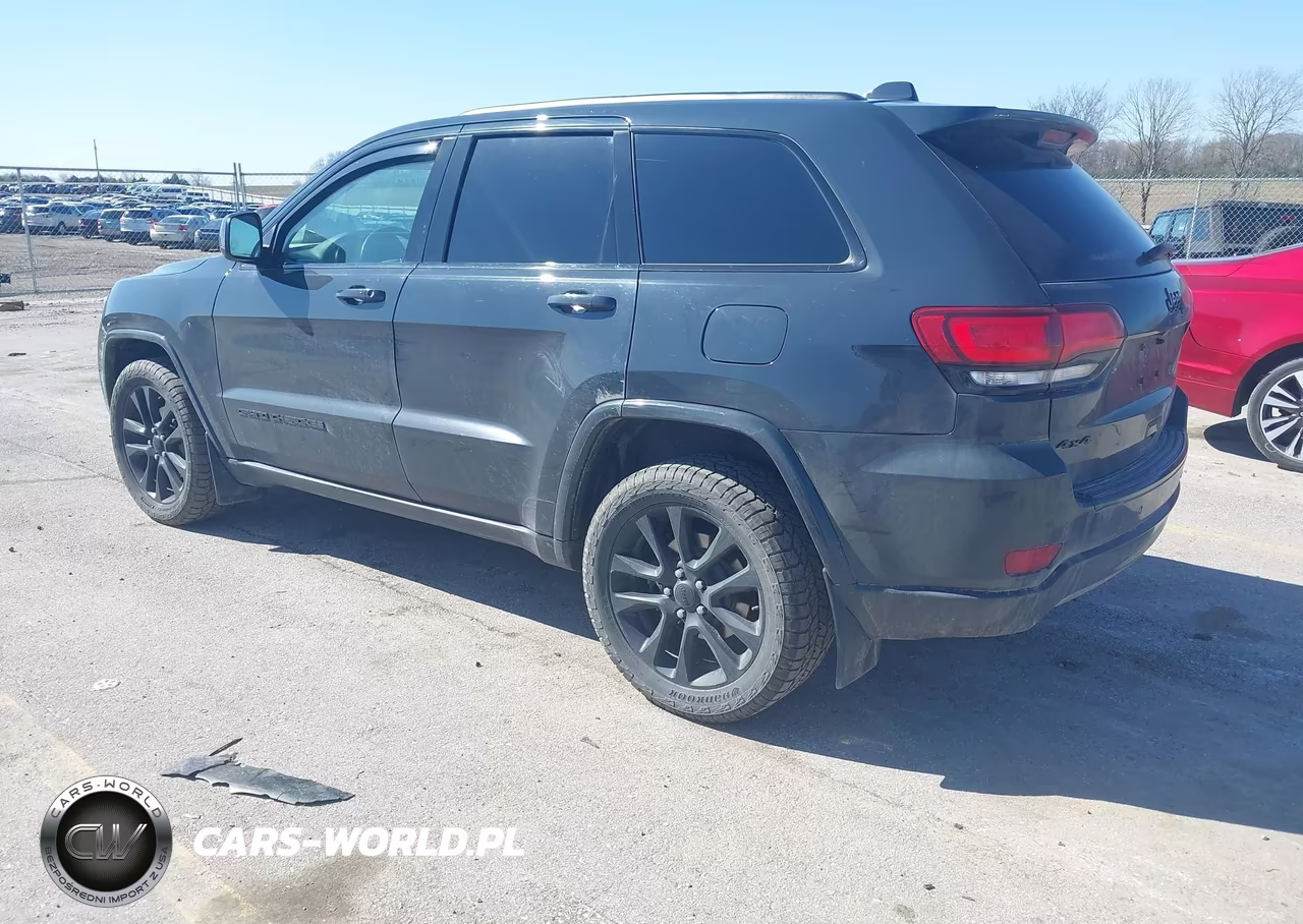 2018 Jeep Grand Cherokee Altitude 4X4 VIN:1C4RJFAG4JC164905 - 3