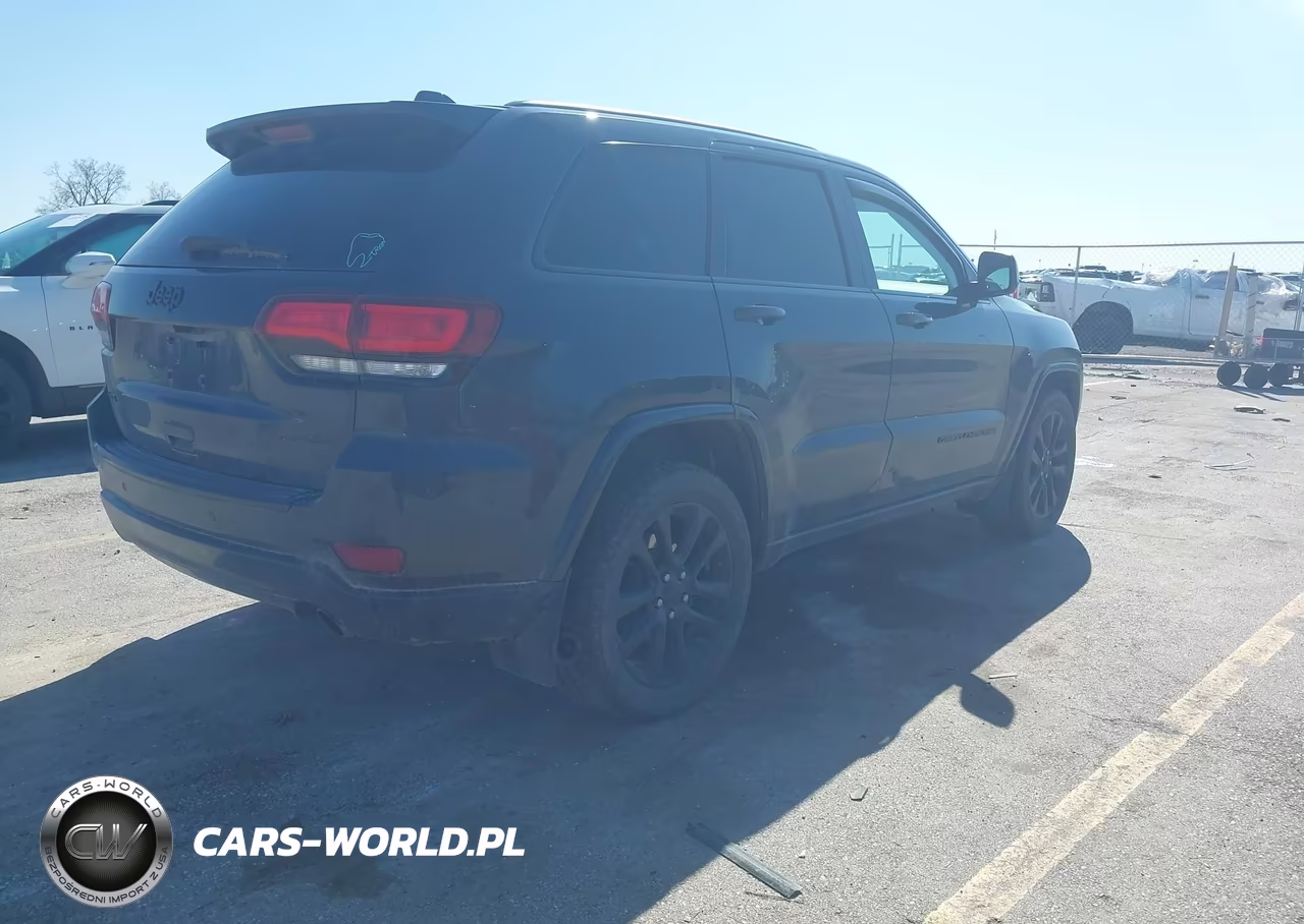 2018 Jeep Grand Cherokee Altitude 4X4 VIN:1C4RJFAG4JC164905 - 4