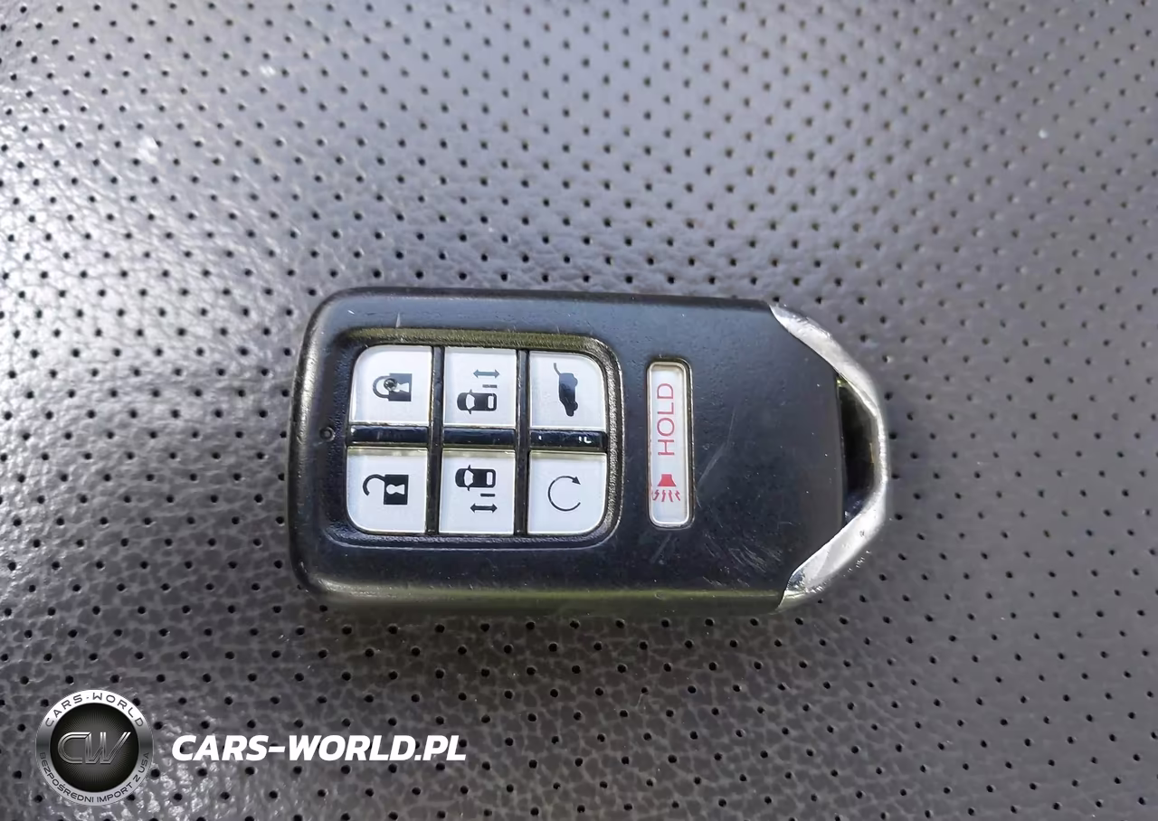 2018 Honda Odyssey Elite VIN:5FNRL6H9XJB065266 - 11