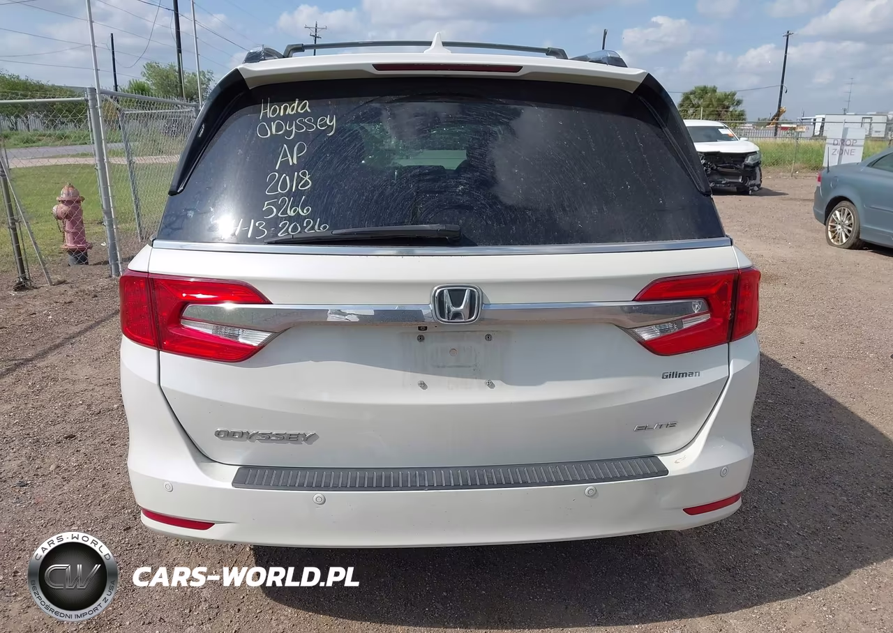 2018 Honda Odyssey Elite VIN:5FNRL6H9XJB065266 - 17