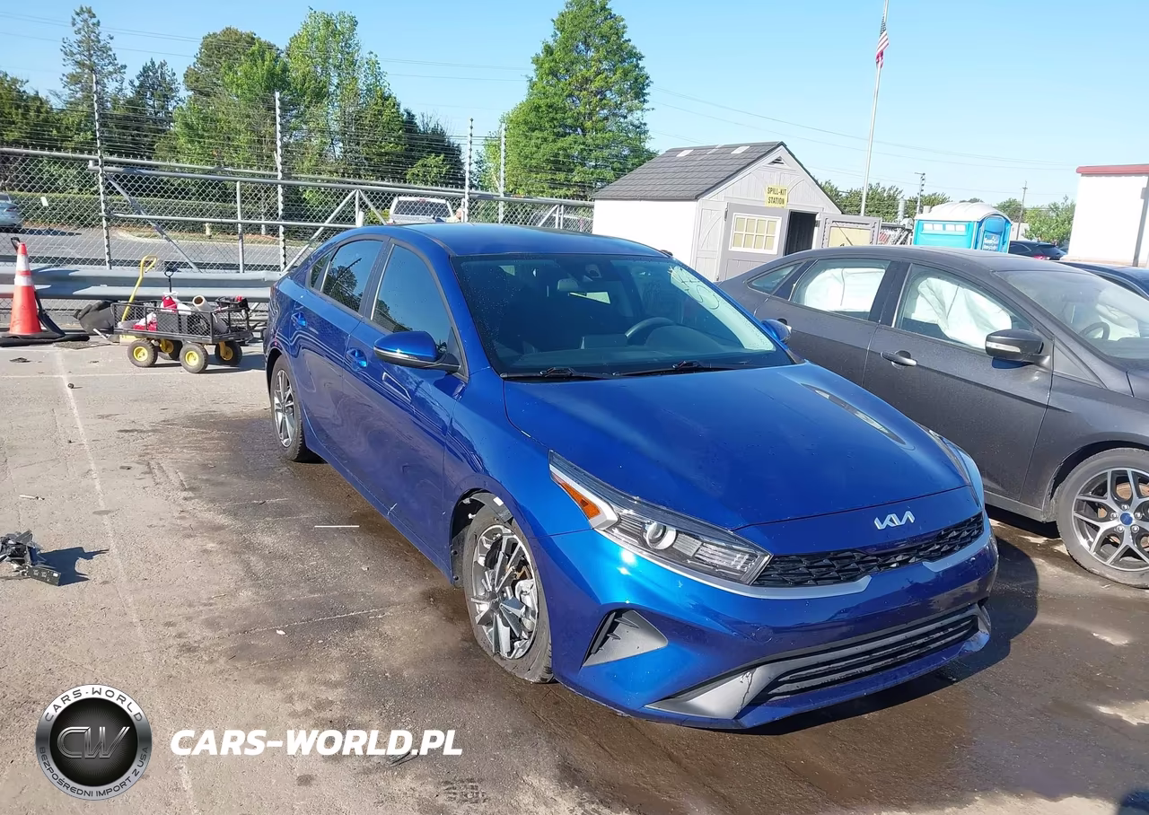 2024 Kia Forte Lxs – zdjęcie 1 z 16