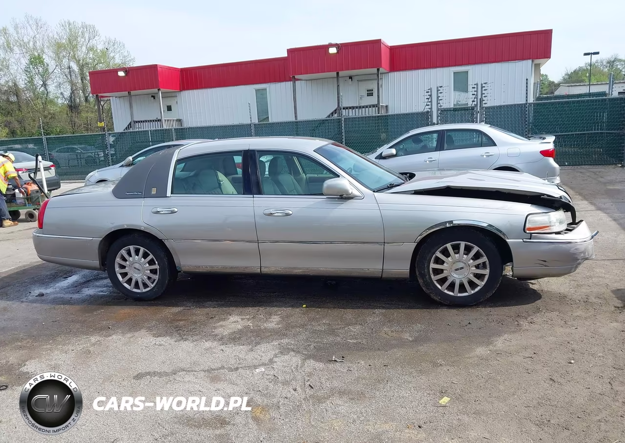 2006 Lincoln Town Car Signature VIN:1LNHM81W46Y607467 - 14