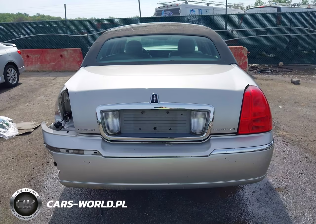 2006 Lincoln Town Car Signature VIN:1LNHM81W46Y607467 - 17