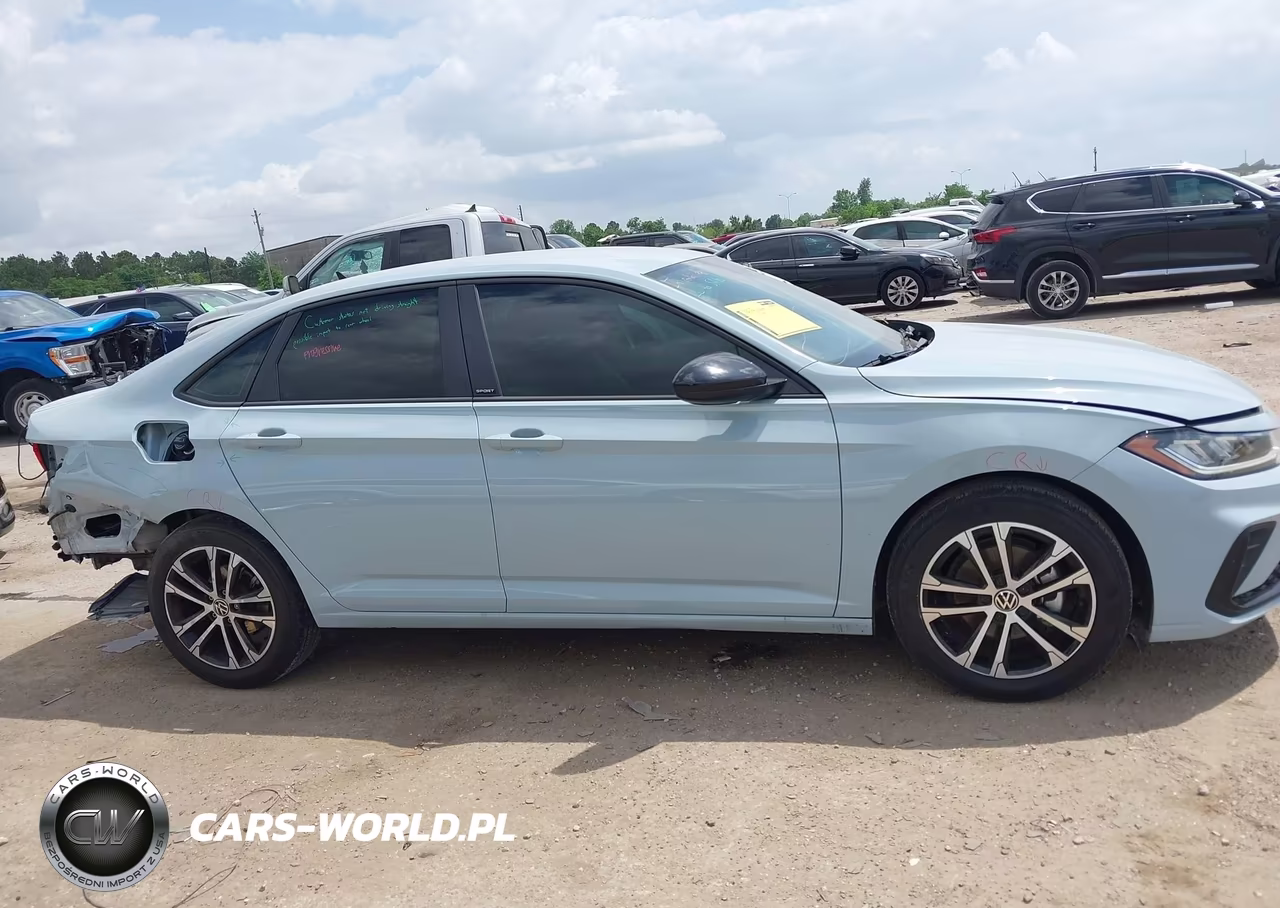 2025 Volkswagen Jetta 1.5T Sport VIN:3VWBX7BU0SM002891 - 13