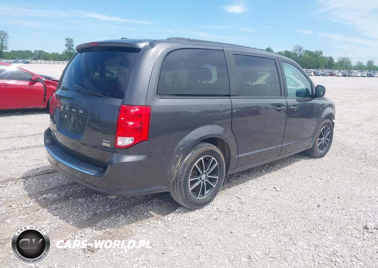 2018 Dodge Grand Caravan Gt VIN:2C4RDGEG3JR345766 - 4