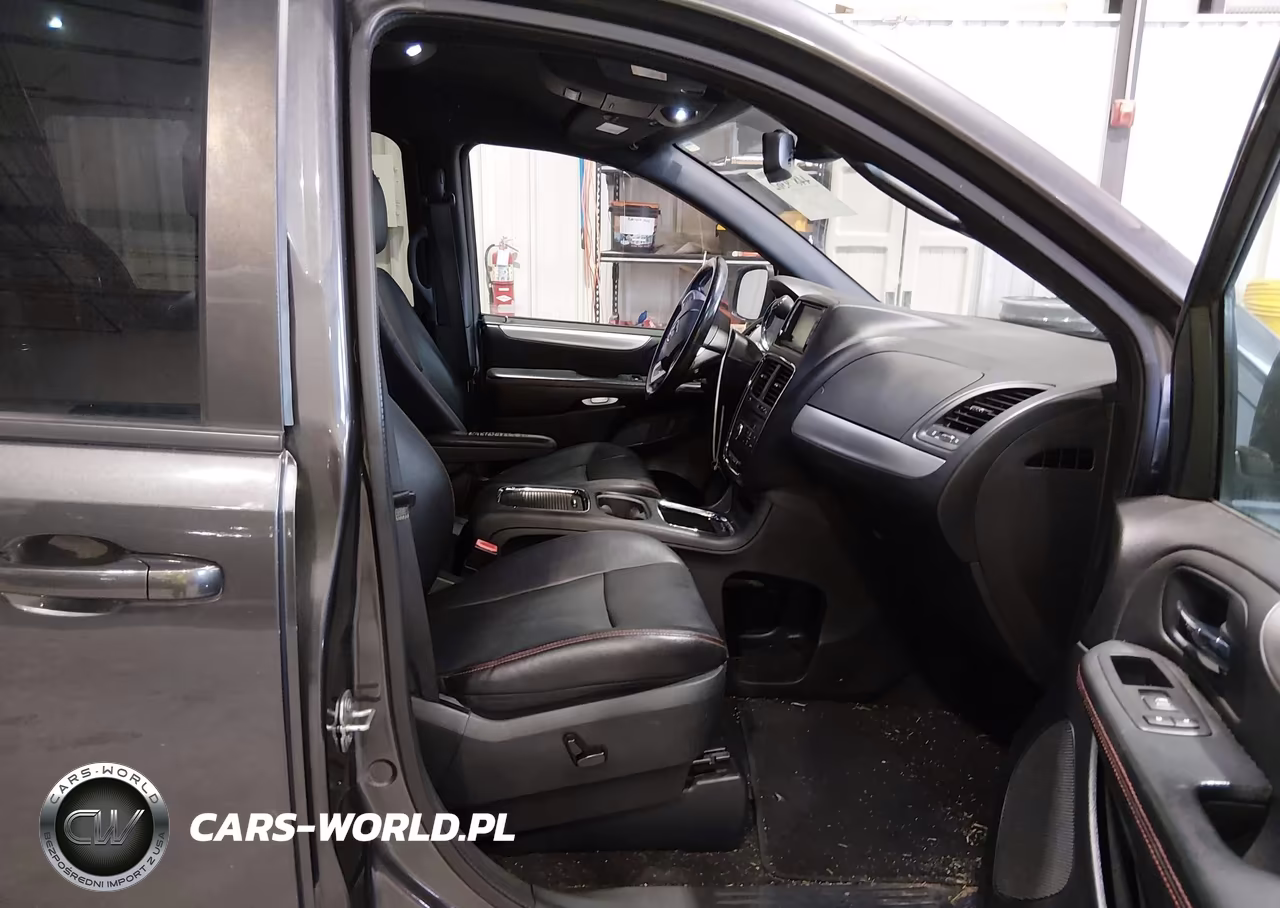 2018 Dodge Grand Caravan Gt VIN:2C4RDGEG3JR345766 - 5