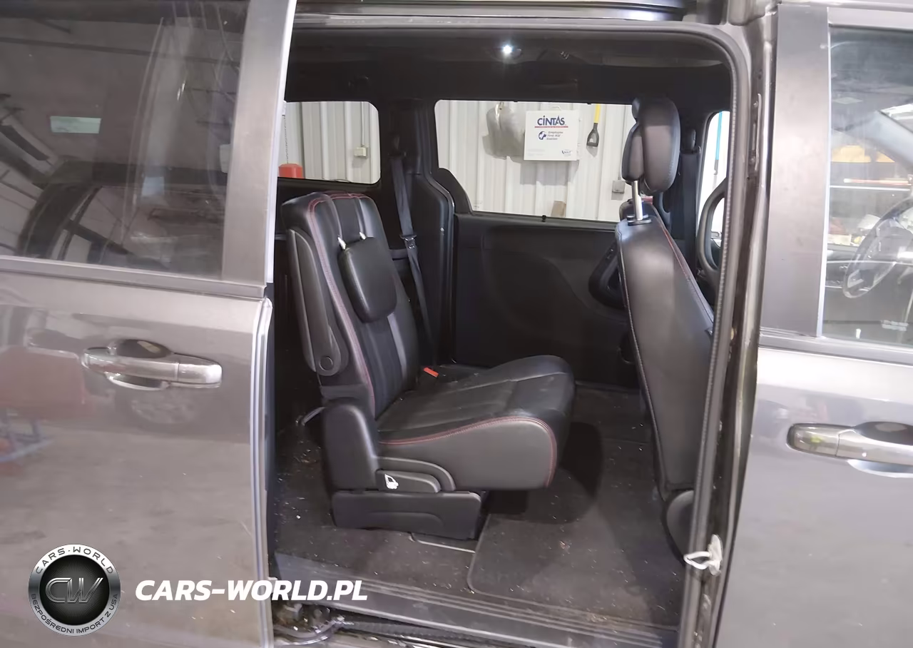 2018 Dodge Grand Caravan Gt VIN:2C4RDGEG3JR345766 - 8