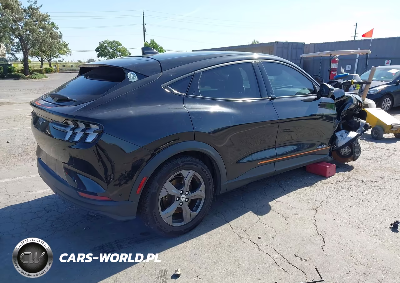 2021 Ford Mustang Mach-E Select VIN:3FMTK1SSXMMA20380 - 4