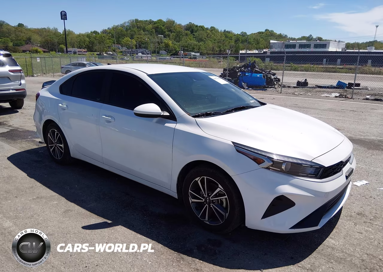 2023 Kia Forte Lxs – zdjęcie 1 z 17