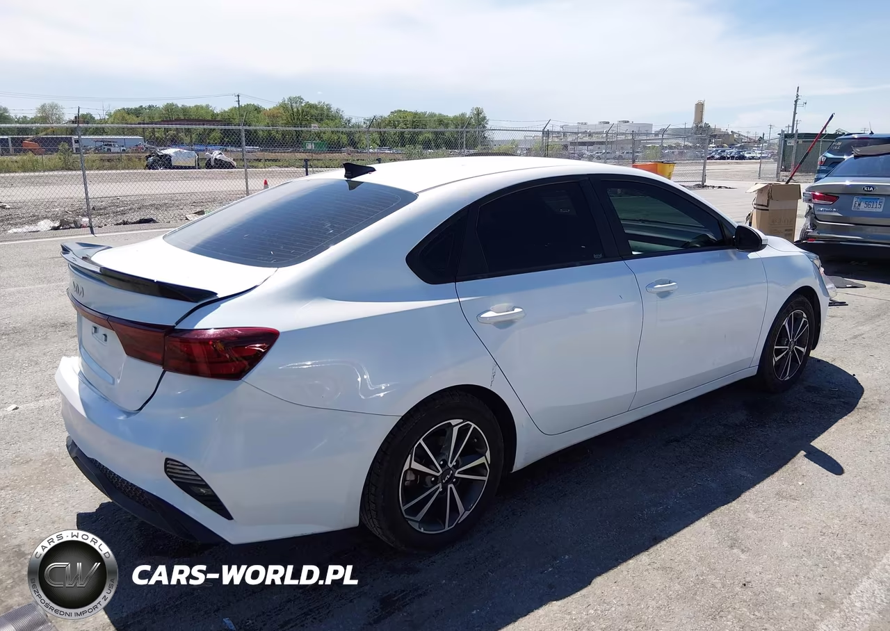 2023 Kia Forte Lxs VIN:3KPF24AD4PE590315 - 4