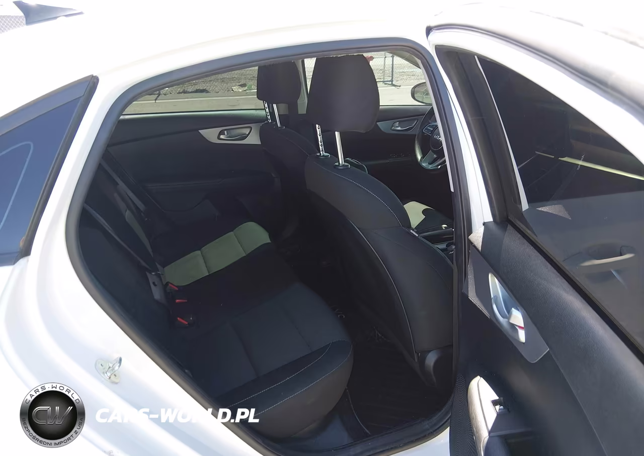 2023 Kia Forte Lxs VIN:3KPF24AD4PE590315 - 8