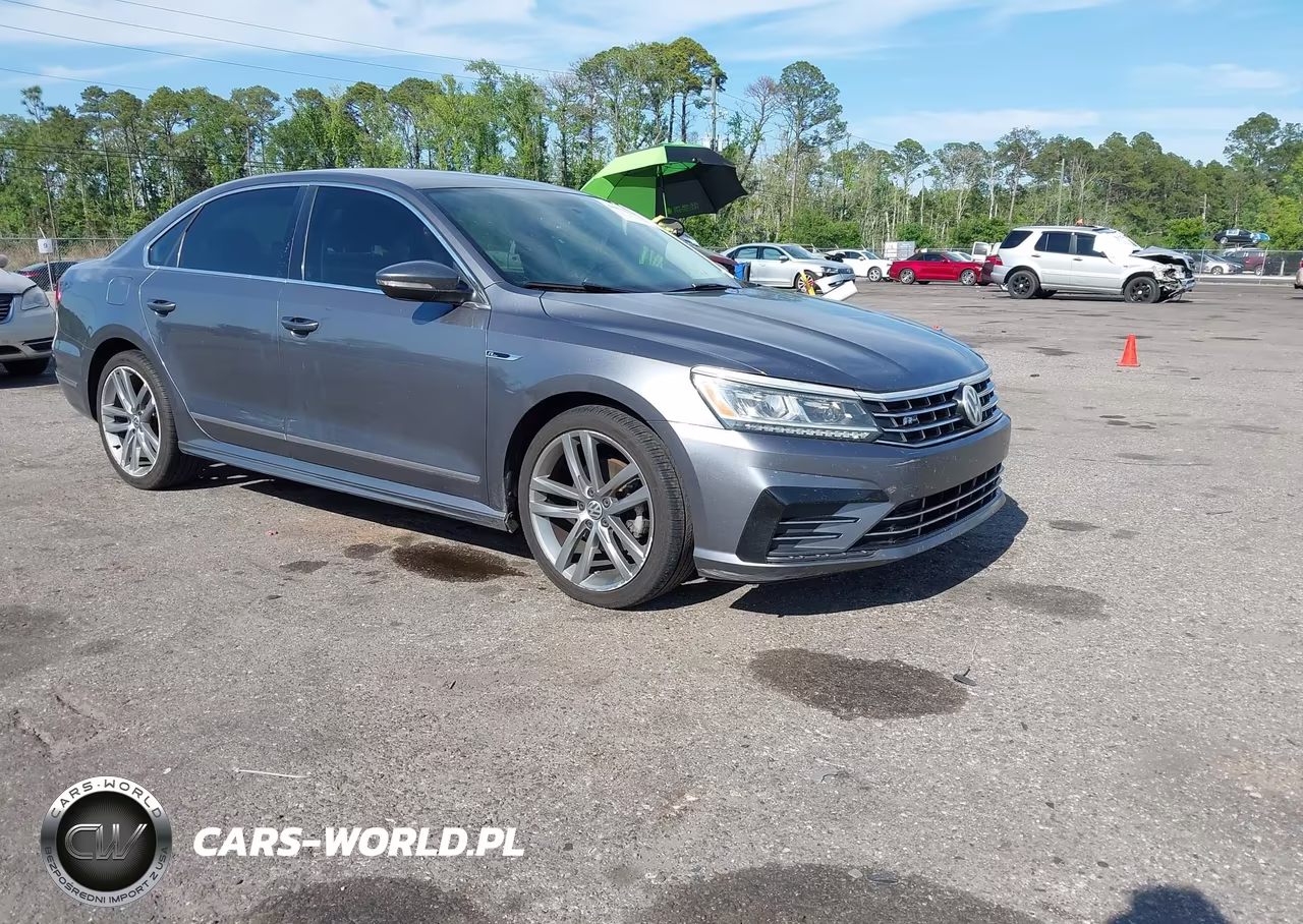 2017 Volkswagen Passat 1.8T R-Line