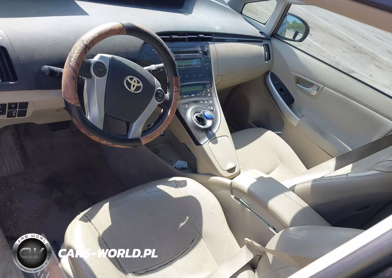 2011 Toyota Prius Two VIN:JTDKN3DU6B1385408 - 5