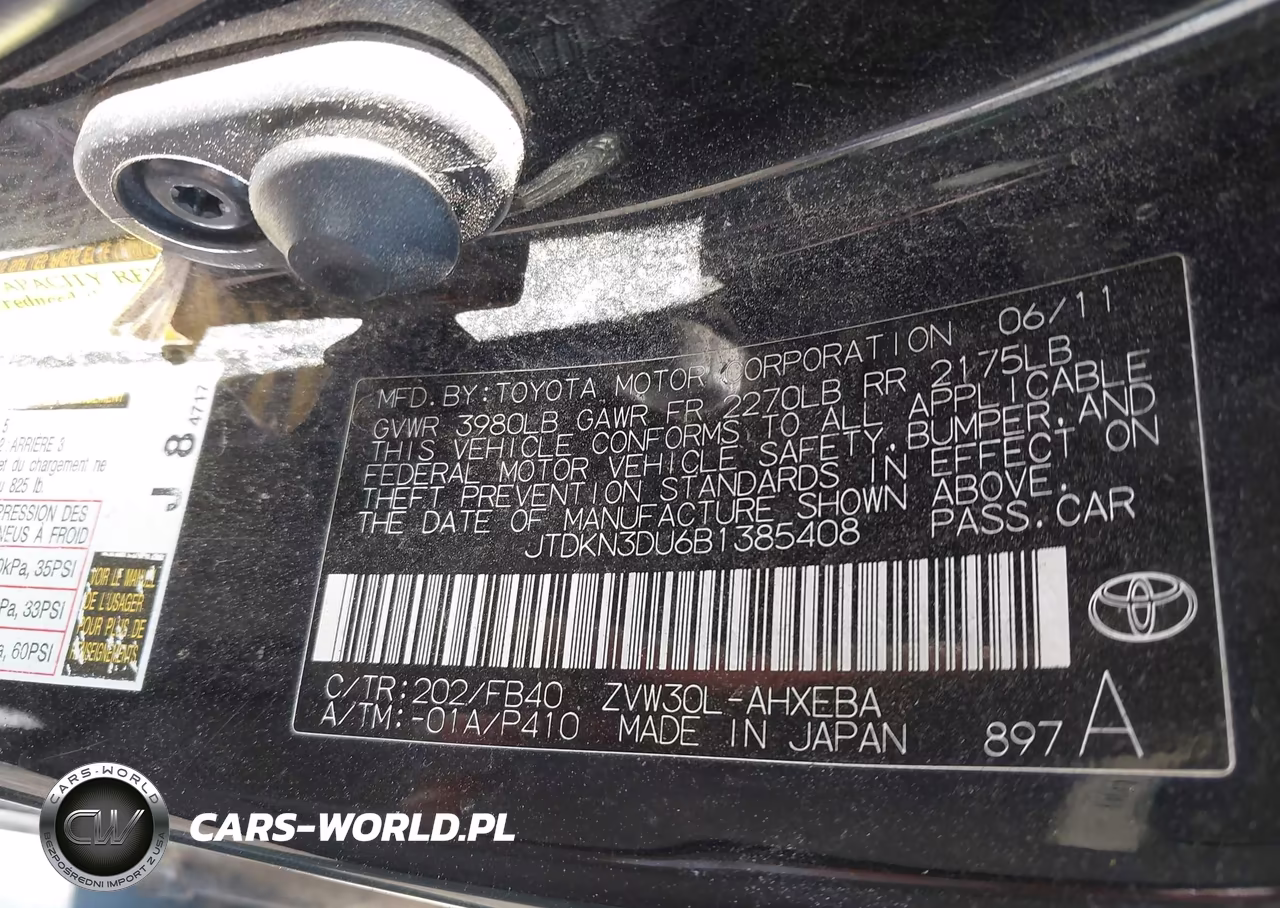 2011 Toyota Prius Two VIN:JTDKN3DU6B1385408 - 9