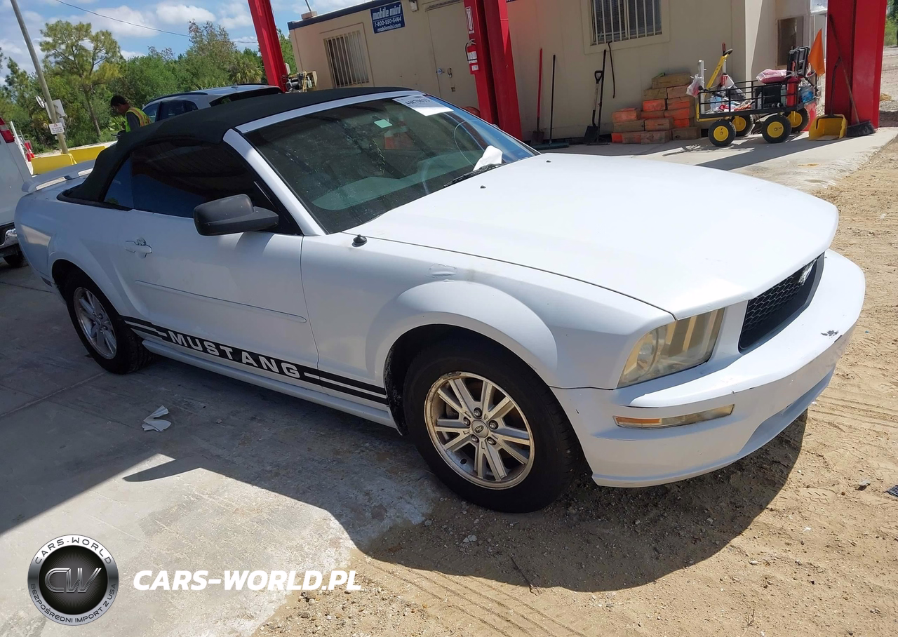 2007 Ford Mustang V6 Deluxe-V6 Premium