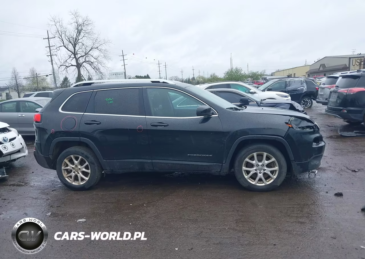 2015 Jeep Cherokee Latitude VIN:1C4PJLCBXFW761229 - 13