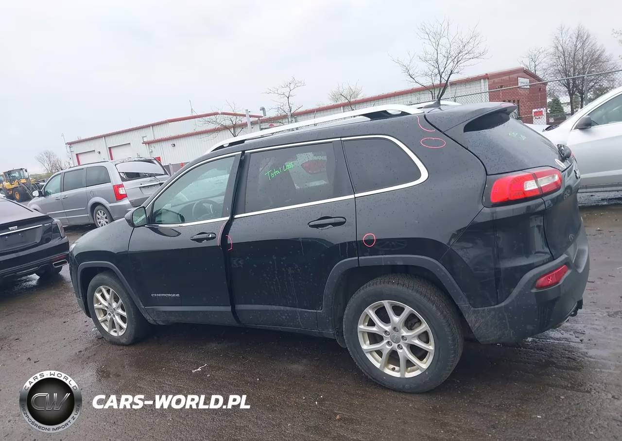 2015 Jeep Cherokee Latitude VIN:1C4PJLCBXFW761229 - 14