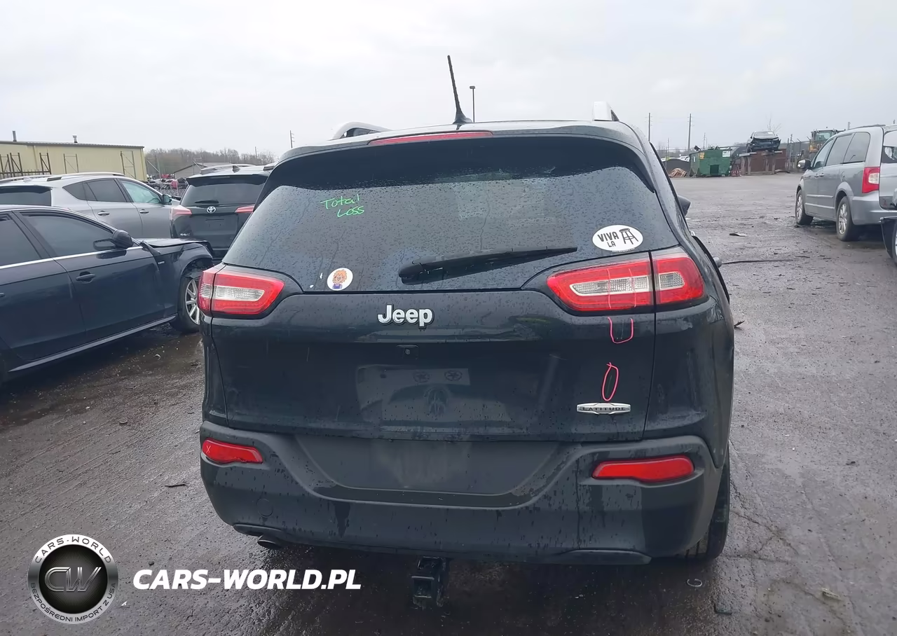 2015 Jeep Cherokee Latitude VIN:1C4PJLCBXFW761229 - 16