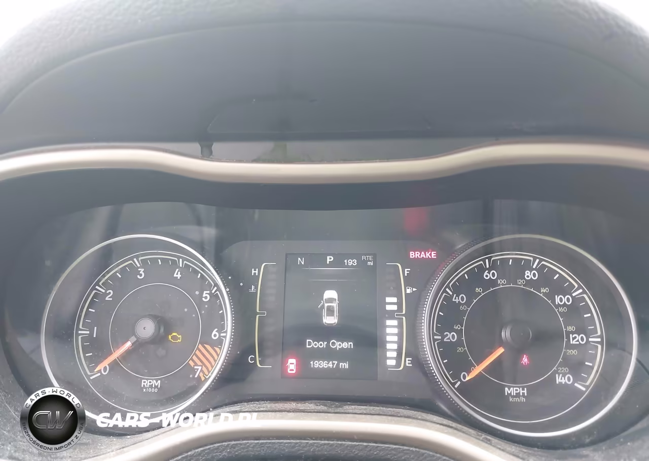 2015 Jeep Cherokee Latitude VIN:1C4PJLCBXFW761229 - 7