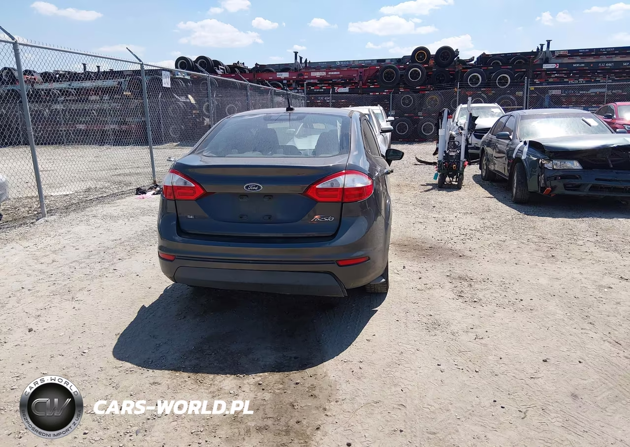 2015 Ford Fiesta Se VIN:3FADP4BJ1FM161382 - 4