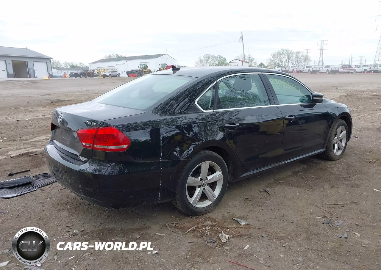 2014 Volkswagen Passat 1.8T Se VIN:1VWBS7A31EC042250 - 4