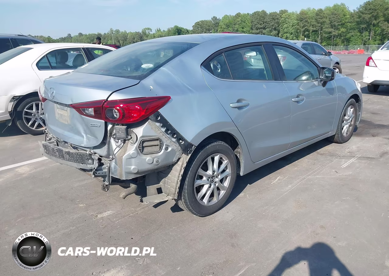2018 Mazda Mazda3 Sport VIN:3MZBN1U76JM188364 - 4